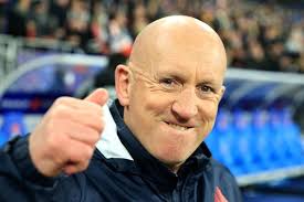 Claret jug the ideal decanter for fine wine