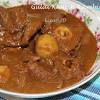 Bumbu gulai kambing di antaranya bawang gulai kambing berisi daging dan jeroan yang dimasak santan. 1