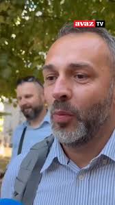 Poznati novinar i urednik portala Istraga.ba Avdo Avdić dao je izjavu u  prostorijama MUP-a KS nakon što je na njega fizički nasrnuo Abdulaziz Musa,  sin Sanina Muse., Nakon toga se obratio medijima, ...