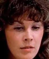 Elizabeth Knowles's Instagram, Twitter & Facebook