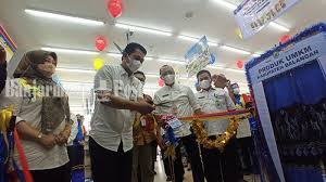 Dengan mengetahui kriteria dan kebutuhan rekrutmen yang telah dijelaskan diatas dengan demikian para pencari kerja yang merasa memenuhi persyaratan meliputi pendidikan, umur, dll dan memang merasa berminat dengan lowongan kerja terbaru baznas (badan amil zakat nasional) pada bulan mei 2021 diatas, hendaknya secepatnya untuk melengkapi dan menyusun berkas lamaran kerja. Https Banjarmasin Tribunnews Com 2021 07 25 Guru Honorer Dipastikan Dapat Bsu Pemerintah Masih Merancang Payung Hukum Https Cdn 2 Tstatic Net Banjarmasin Foto Bank Images Musri Guru Honorer Sdn 105364 Desa Lubuk Rotan Jpg Musri Guru
