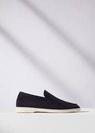 We specialise in the processing of cashmere, vicuña and extrafine wool. Men S Shoes Elegant Moccasins Sneakers Loro Piana