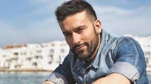 Παναγιωτησ ραφαηλιδησ фото исполнителя παναγιωτησ ραφαηλιδησ. Korwnoios Se Karantina O Panagiwths Rafahlidhs Giati Htan Kalesmenos Ths Faihs Skorda