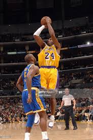 Fotografia De Noticias Kobe Bryant Of The Los Angeles Lakers Shoots A Em 2020 Kobe Bryant Los Angeles Lakers Golden State Warriors