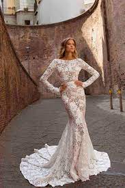 Sogna insieme a noi e scopri in atelier più di 300 proposte, l'abito scelto verrà realizzato su misura per te dalle mani sapienti delle nostre sarte. Abiti Da Sposa 2021 Scopri Tutte Le Nuove Tendenze