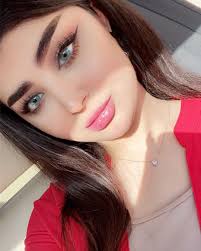 Haneen Alajwady On Instagram عش بـ عفوي ت ك تاركا للنـاس إثم الظ نون شوية صور ب Beautiful Girl Makeup Beautiful Girl Face Blonde Girl Selfie