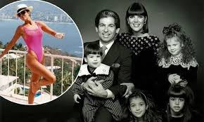 She is the sister of kim and kourtney kardashian. Kris Jenner Admits To Financial Stress After Divorcing Robert Kardashian Daily Mail Online