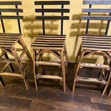 Jack Daniels Whiskey Barrel Table With 4 Stave Chairs And Metal Footrest V 2020 G Dizajn Interera Interer Dizajn