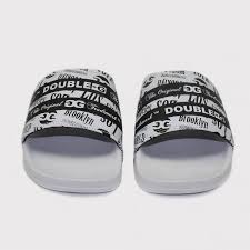 Chinelo Double G Slide Listrado Preto Branco Skate Shop Streetwear Tenis Bones Camisetas E Acessorios