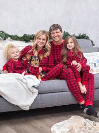 Best matching christmas pajamas 2020 : 45 Best Family Christmas Pajamas Matching Christmas Pajamas
