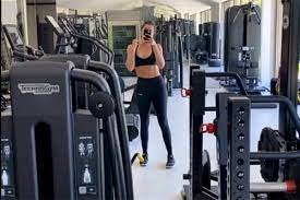 Check spelling or type a new query. Khloe Kardashian Hits The Gym Amid Unfiltered Picture Controversy Evening Standard
