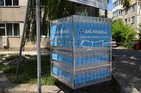 Un metru cub de apa rece costa aproximativ 3, 5 lei, dar daca apar pierderi(diferente intre contorul general si cele de apartament) este posibil ca acesta sa creasca! IncÄƒ O CreÈ™tere A PreÈ›ului La ApÄƒ È™i Canal In NeamÈ› Majorarea Este ConsistentÄƒ