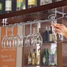 Glaserschiene Um Glaser Aufzuhangen Ideal Fur Die Eigene Bar Zu Hause Oder Auch Fur Restaurants So Werden Glaser Platz Wine Glass Display Inside Bar Kitchen