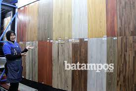 Harga vinyl lantai per roll dan meter. Tidy Vinyl Diskon 30 Persen Di Mitra 10 Batampos Co Id