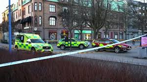 Při středečním útoku nožem ve švédském městě vetlanda utrpělo zranění osm lidí, z toho dva vážná. Yc 5kynpzjc1fm