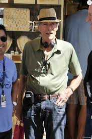 De sus inicios hasta sus próximos proyectos. Clint Eastwood Poursuit Le Tournage De Son Dernier Film Le 15h17 Pour Paris A Venise Avec Une Scene Sur Des Gondoles Le 17 Aout 2017 Purepeople