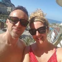 40+ "Wayne Moon" profiles