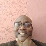 Adena Dadi's Instagram, Twitter & Facebook