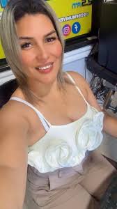 Buenos días ☀️ Estamos por la 92.5 universo FM 📻 Contacto con la voz del  este: 0984810541