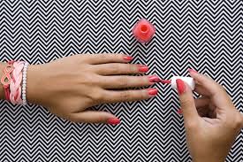 Nagellack test chanel nagellack nägel lackieren muster perfekter nagellack perfekte nägel gesunde nägel beauty box pampered chef. Nagel Lackieren So Gelingt Es Perfekt Brigitte De