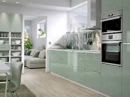 Jika anda mempunyai dana yang lebih untuk memasang kitchen set sebaiknya menggunakan jasa desain interior kitchen set dikarenakan hasil pemasangan yang diberikan lebih memuaskan dan rapi. 24 Model Kitchen Set Minimalis Modern Inspiratif