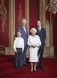 All The Heirs To The British Throne Including Prince George Pose In A New Royal Family Portrait In 2020 Royal Family Portrait Her Majesty The Queen Prince William Family