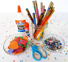 The arts & crafts movement began in reaction to the poor aesthetic quality of the industrial revolution in great britain. Creative Art And Craft Designing Workshop In Ellora Park Vadodara Manisha Design House Id 9128447062