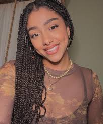 Dani Cali's Instagram, Twitter & Facebook