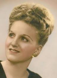 Vivian Hackett's Instagram, Twitter & Facebook