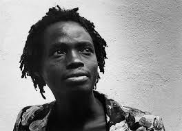 Alternativ til pæn afrikansk migrantlitteratur: Læs dig fra sans og samling