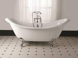Größere varianten mit den maßen 180 x 90 cm oder mehr verlangen entsprechend mehr fläche. Casa Padrino Luxus Jugendstil Badewanne Weiss Silber 180 X 77 X H 79 Cm Gebogene Freistehende Acryl Badewanne Mit Verchromten Kugelformigen Stahl Fussen Jugendstil Badezimmermobel Barockgrosshandel De