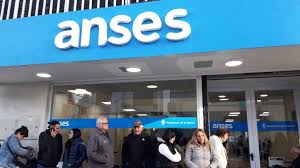 Continúan los pagos de las asignaciones, el programa alimentar, jubilaciones y pensiones, pero se suma los cobros de la prestación por desempleo. Tarjeta Alimentar Como Sera El Cronograma De Pago En Junio El Economista