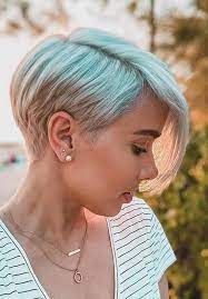 It flatters most face shapes, works with almost all hair textures and, better yet, it looks great on femmes of all ages—whether you're 15 or 80. 36 Pretty Fluffy Short Hair Style Ideas For Short Pixie Haircut Longer Pixie Haircut Short Hair Styles Pixie Human Hair Wigs