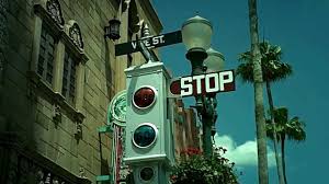 Mungkin jalanan tidak akan setertib hari ini. Ini Nih Sejarah Pertama Kali Ditemukannya Lampu Lalu Lintas Boombastis