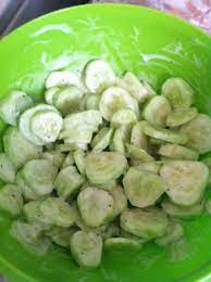 Cucumber Salad About 4 Large Cucumbers Sliced Approx 1cup Miracle Whip Approx 1 2 Capfuls Of White Vinegar To Taste Approx 1 8 Cu Food Recipes Healthy Snacks