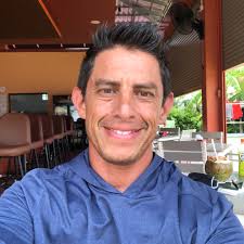 RAISING KINDNESS ❤️ A father and his 4-year-old son are receiving  widespread praise after security footage of their good deed went viral.  Watch how the father handles this teachable moment:  http://www.wgrz.com/article/news/nation-world/father-son ...