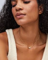 Elisa Small's Instagram, Twitter & Facebook