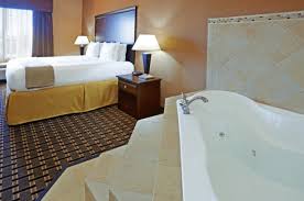 8 Hotels With Jacuzzi In Room In Dallas Romantic Getaway