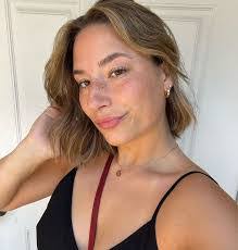 Ashlyn Taylor's Instagram, Twitter & Facebook