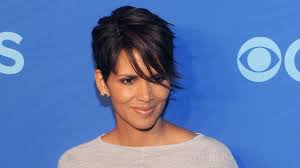 Will you show me how to style my bangs?' are encouraging, says david d. Short Hair Inspiration Halle Berry S Current Sideswept Haircut Glamour