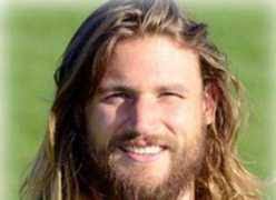 Kelly Cheesman's Instagram, Twitter & Facebook