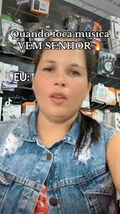 Louvor lindo viu , DEUS é maravilhoso em nossas vidas ., Obrigada DEUS por  sempre acredita em mim., @saraevelyn , #louvor #deusnocomando #bomdia  #domigou #abril