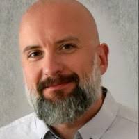 100+ perfiles de «Csernak»