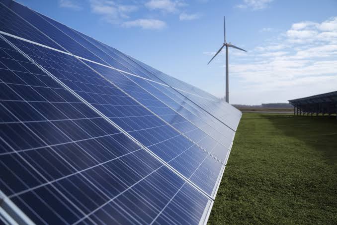 Beneficios de la energía renovable en los procesos de producción