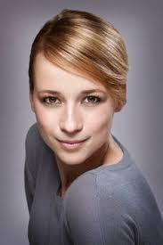 263 images about revenge 💍 on we heart it | see more about revenge, emily thorne and emily vancamp. 25 Karine Vanasse Ideas Karine Vanasse Hair Styles Short Hair Styles