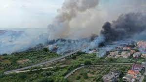 Un incendio è scoppiato questa mattina, poco prima delle 7.30, in una palazzina di nazionale adriatica sud, a pescara, al confine con francavilla al mare. Egg8fw4h35ueom