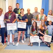 Neun erfolgreiche Junggesellen