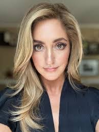 Deborah Dafoe's Instagram, Twitter & Facebook