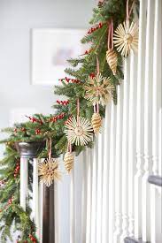 Decorating the staircase for christmas. 22 Best Staircase Christmas Decorations Holiday Stair Decor Ideas