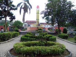 Taman bambu runcing sebagai ikon kota langsa terletak di tengah kota. Taman Bambu Runcing Tempat Favorit Santai Sore Di Kota Langsa Tempat Me